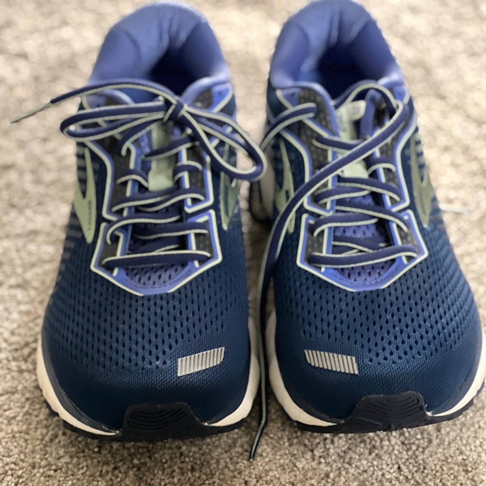 Brooks Ghost (wide) Running Shoes